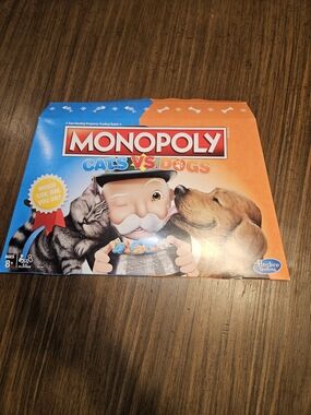 Hasbro Monopoly Cats vs. Dogs Box - Blue & Orange Artwork
